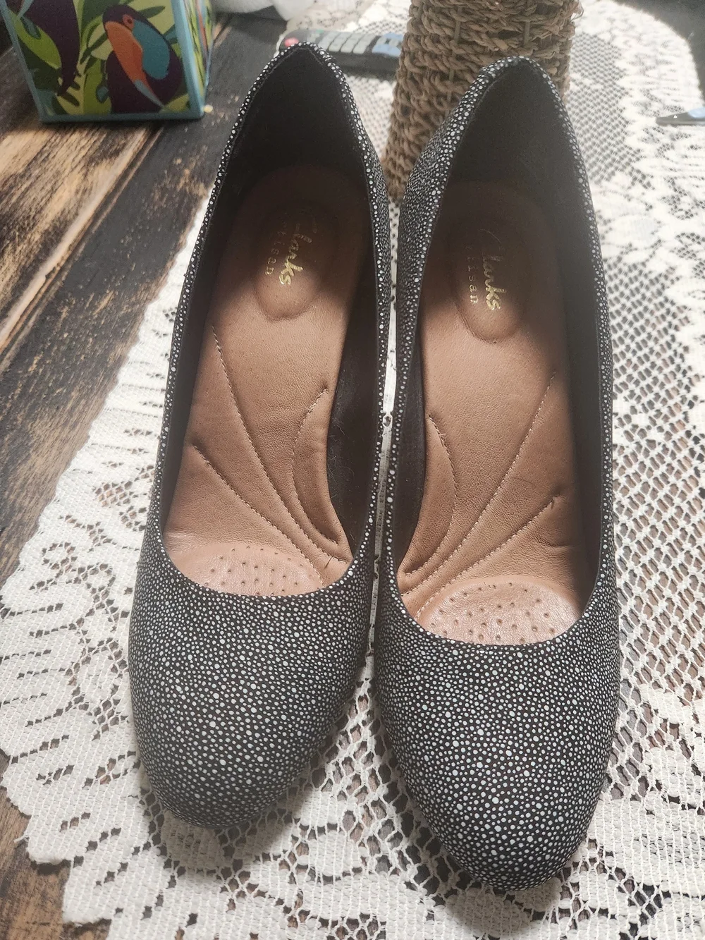 Clarks Artisan Heavenly Star Black White Speckled Comfort Pumps Women's Size 8.5